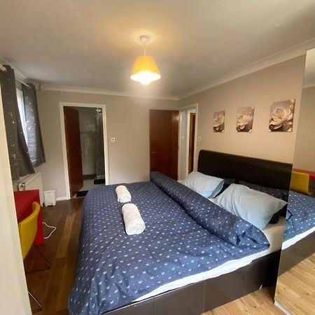 Stunning 2 Bedroom With Garden Sleep 6 ロンドン エクステリア 写真